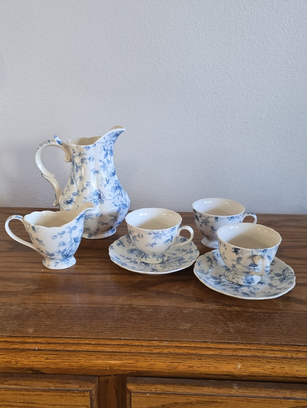 7 Piece Gracie China Tea Set Tote 15